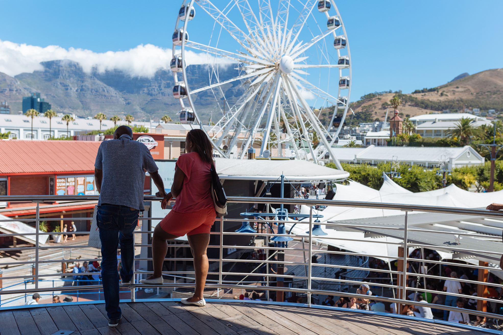Shopping - Centres - VA-Waterfront-Table-Mountain-Tourists-Wheel-by-Hillary-Fox.jpg
